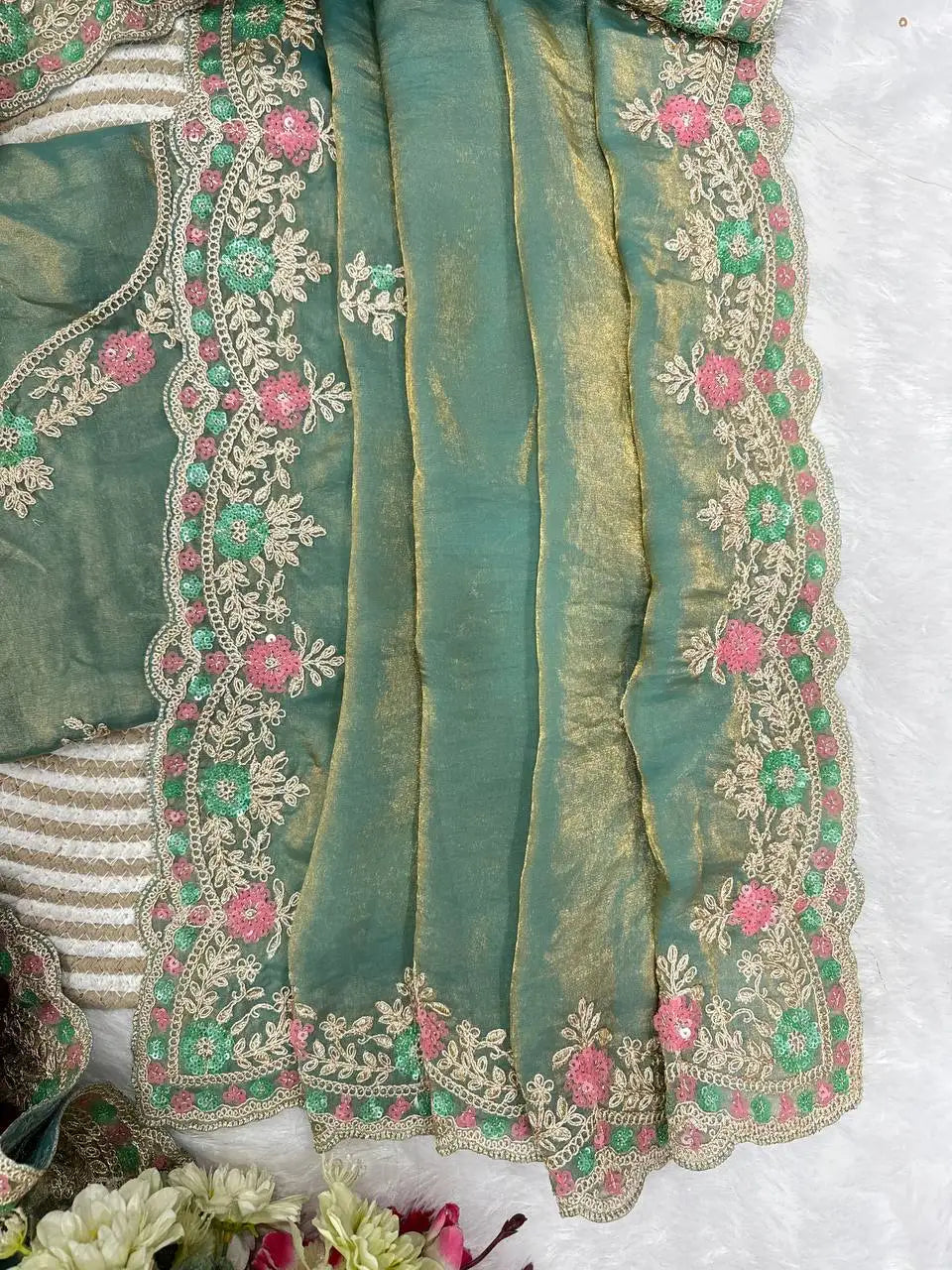 Direct Supplier Latest Banarasi Soft Silk Saree South Indian Style Modal for Winter Wedding Festivals Parties Wholesale Price