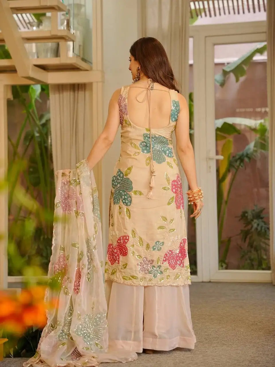 New Panjabi Beautiful Sexy Punjabi Girl Salwar Suit with Gharara Neck Designs Woman Ethnic Bottoms Dress Wholesale for Adults